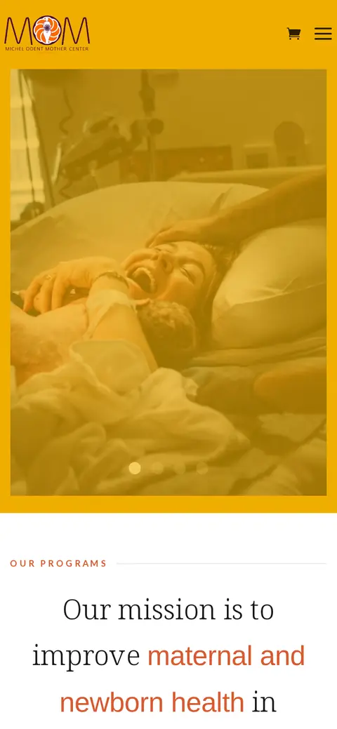 momcenter.am հեռախոսի էկրանին